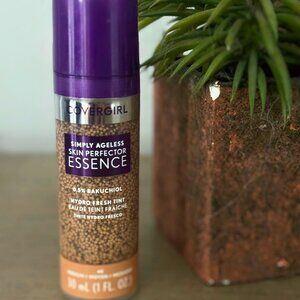 COVERGIRL Simply Ageless Skin Perfector Essence, 40 Medium,